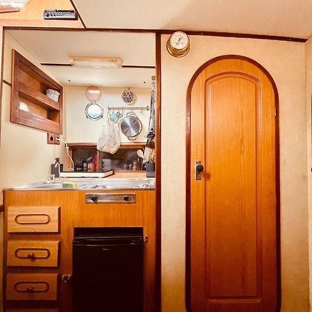 Stylish 80'S Fishing Boat Hotel Sant Adria de Besos Exterior foto